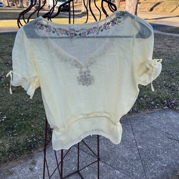 Daffidol yellowJoie embroidered cotton/silk top size M - Picture 3 of 6